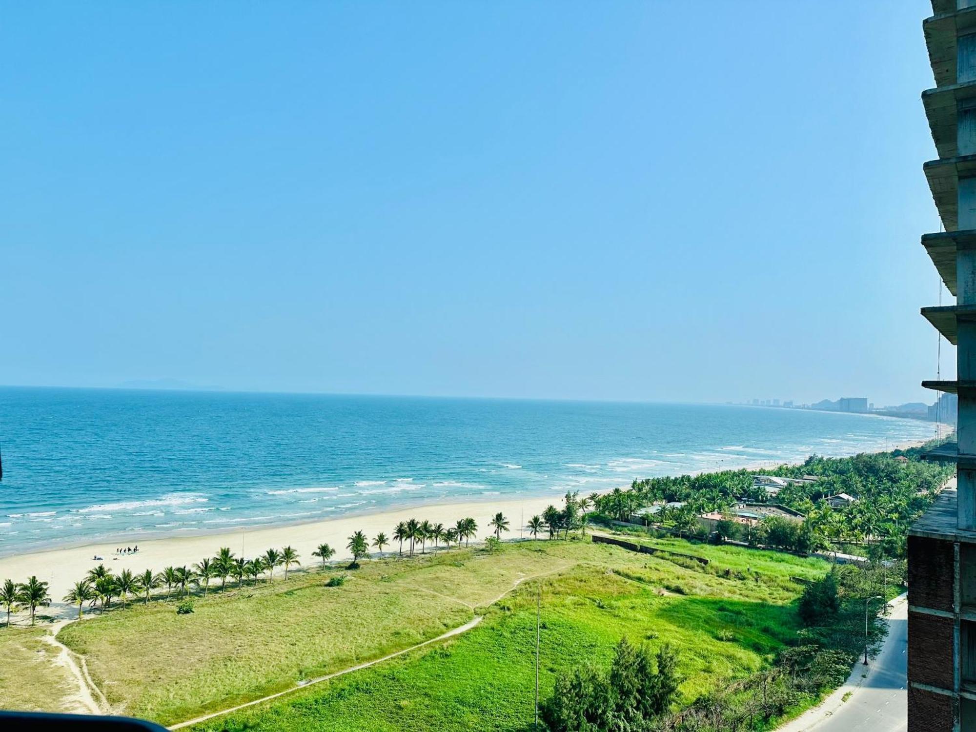 Luxury Apartment - Rooftop Swimming Pool - Beach Front - Hinata Apartment Da Nang Exterior photo