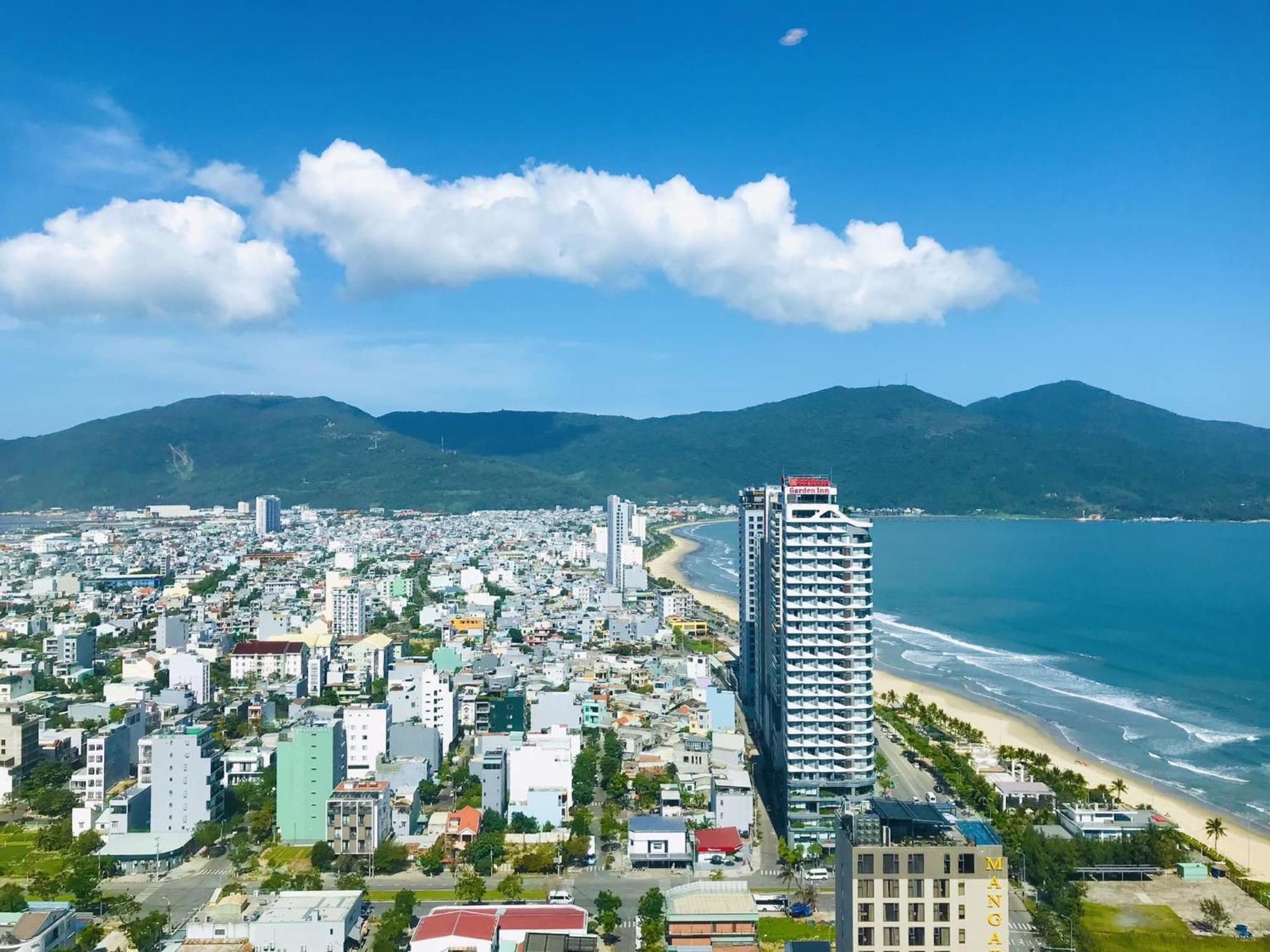 Luxury Apartment - Rooftop Swimming Pool - Beach Front - Hinata Apartment Da Nang Exterior photo