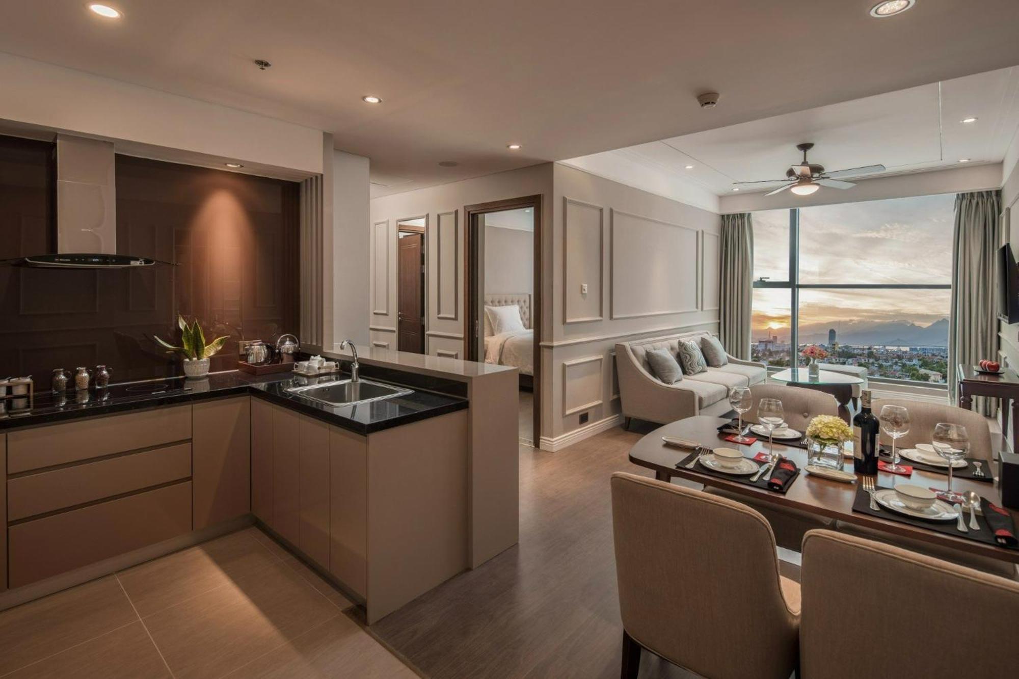 Luxury Apartment - Rooftop Swimming Pool - Beach Front - Hinata Apartment Da Nang Exterior photo