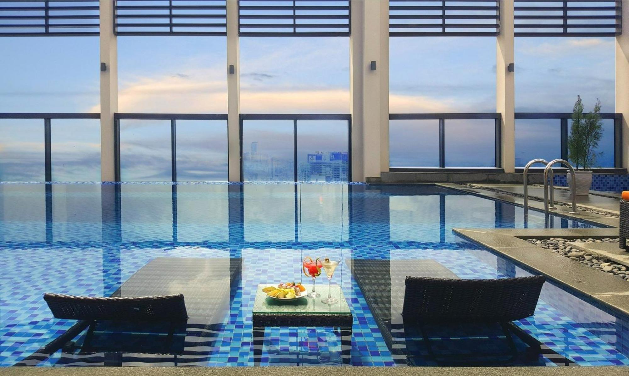 Luxury Apartment - Rooftop Swimming Pool - Beach Front - Hinata Apartment Da Nang Exterior photo
